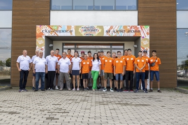 We train future car specialists for Autonet Import partners